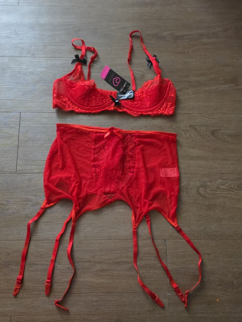Lace Underwire Bra & Garter Belt Set - Red